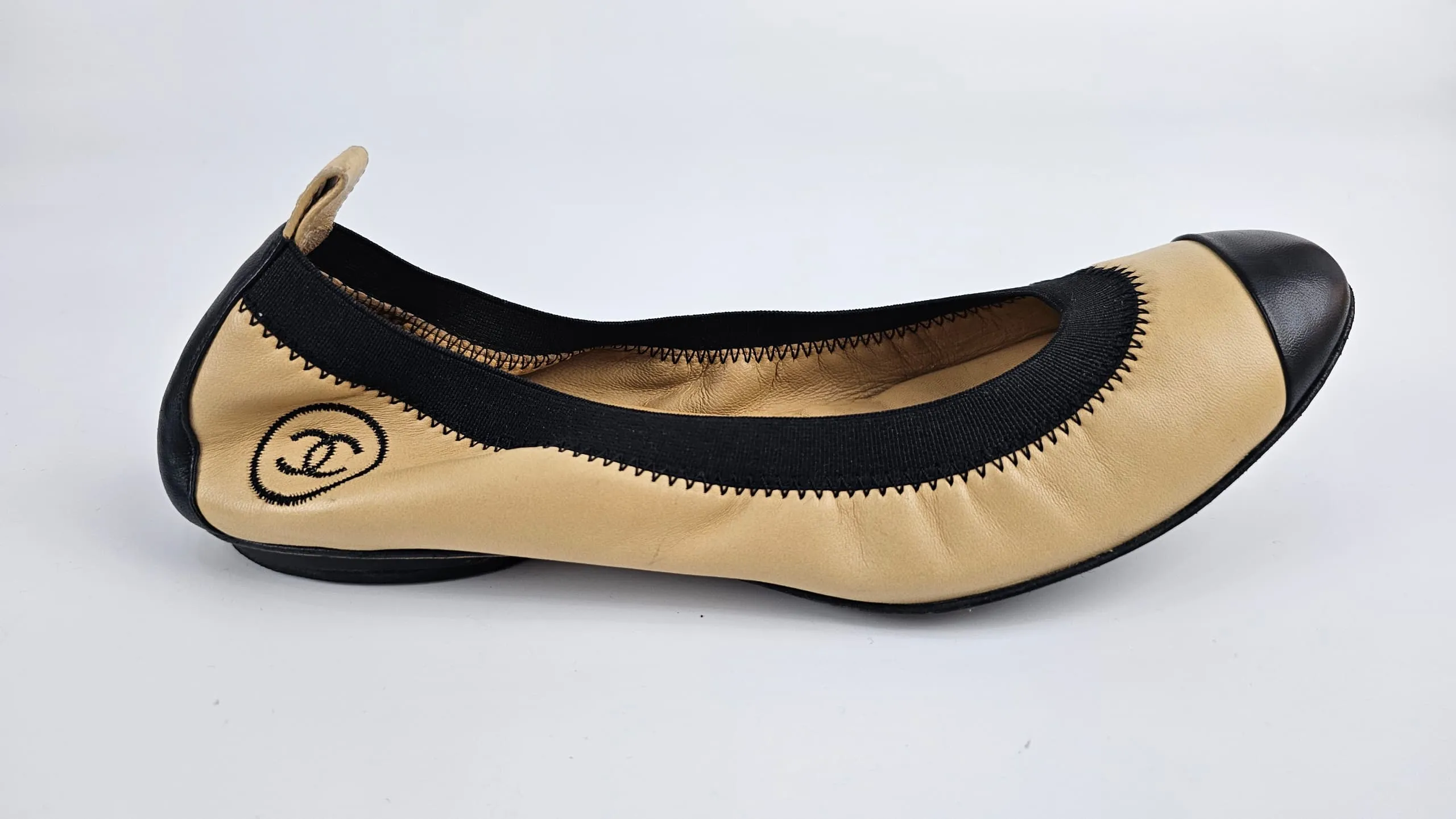 Ballerina Beige/Black Lambskin Ballet Flats