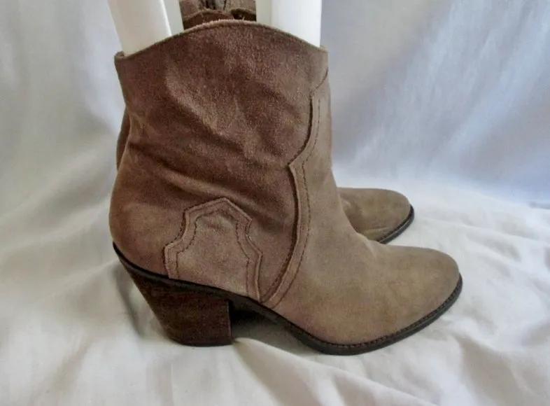 Womens BCBGeneration SANTINA Suede Ankle BOOTS Booties BROWN 8.5 Cowboy Western